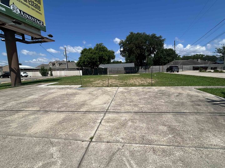 Property Photo:  2402 Nall  TX 77651 