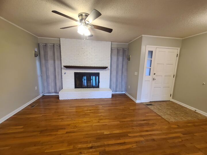 Property Photo:  402 Kentucky Ave  AL 35077 