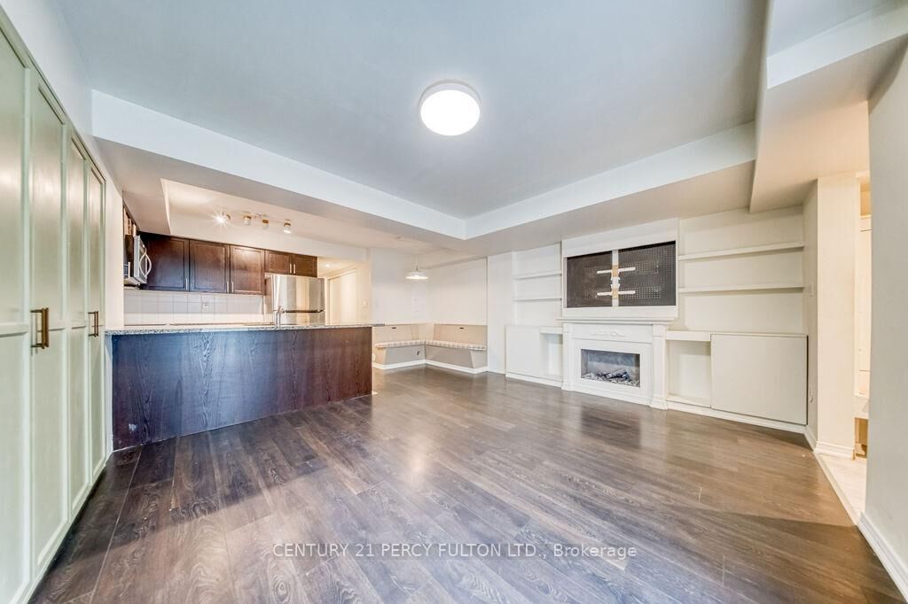 Property Photo:  3 Applewood Lane W 103  ON M9C 0C1 