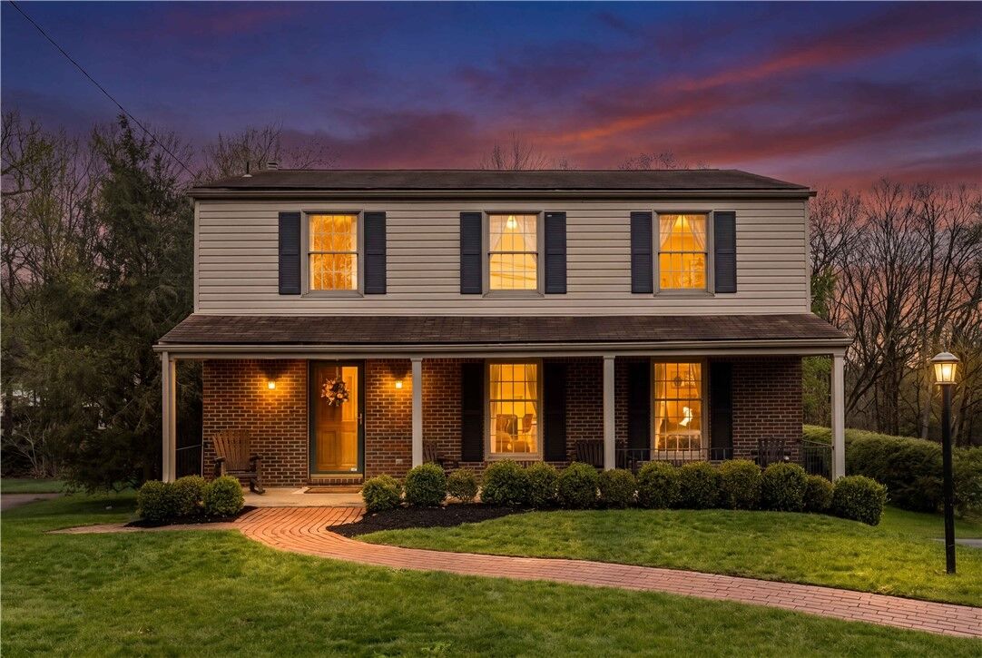 Property Photo:  2421 Rolling Farms Road  PA 15116 