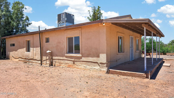 Property Photo:  1166 N Plantation Road  AZ 85607 