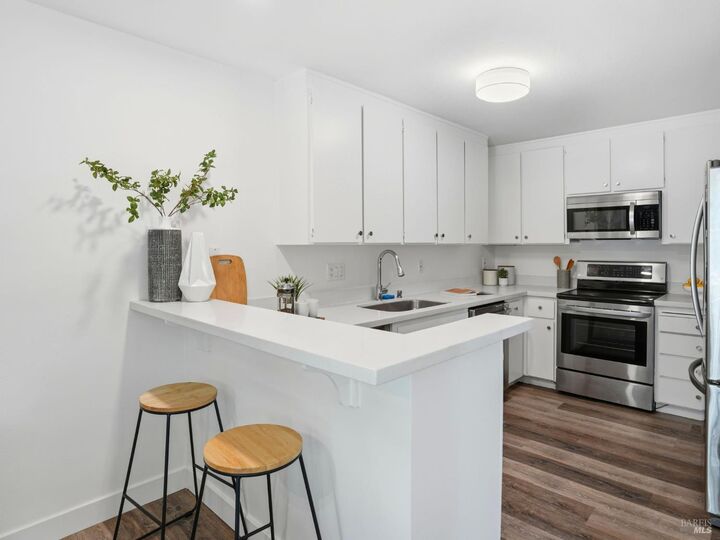 Property Photo:  122 Marinero Circle  CA 94920 