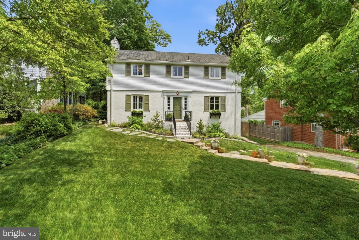 Property Photo:  805 Chalfonte Drive  VA 22305 