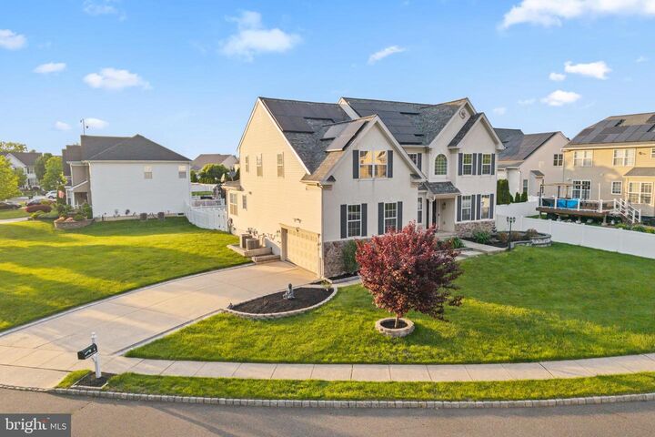 Property Photo: 6 Gateswood Court NJ 08505