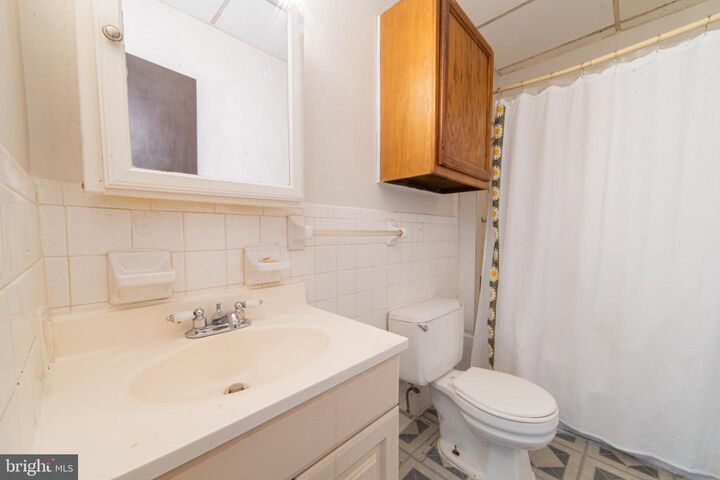 Property Photo:  125 W Commerce Street 2  NJ 08302 
