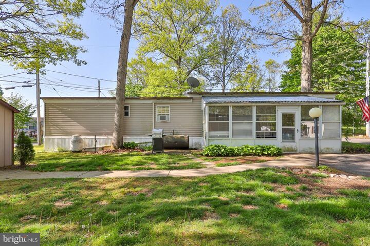 Property Photo:  372 Black Oak Lane  PA 18014 