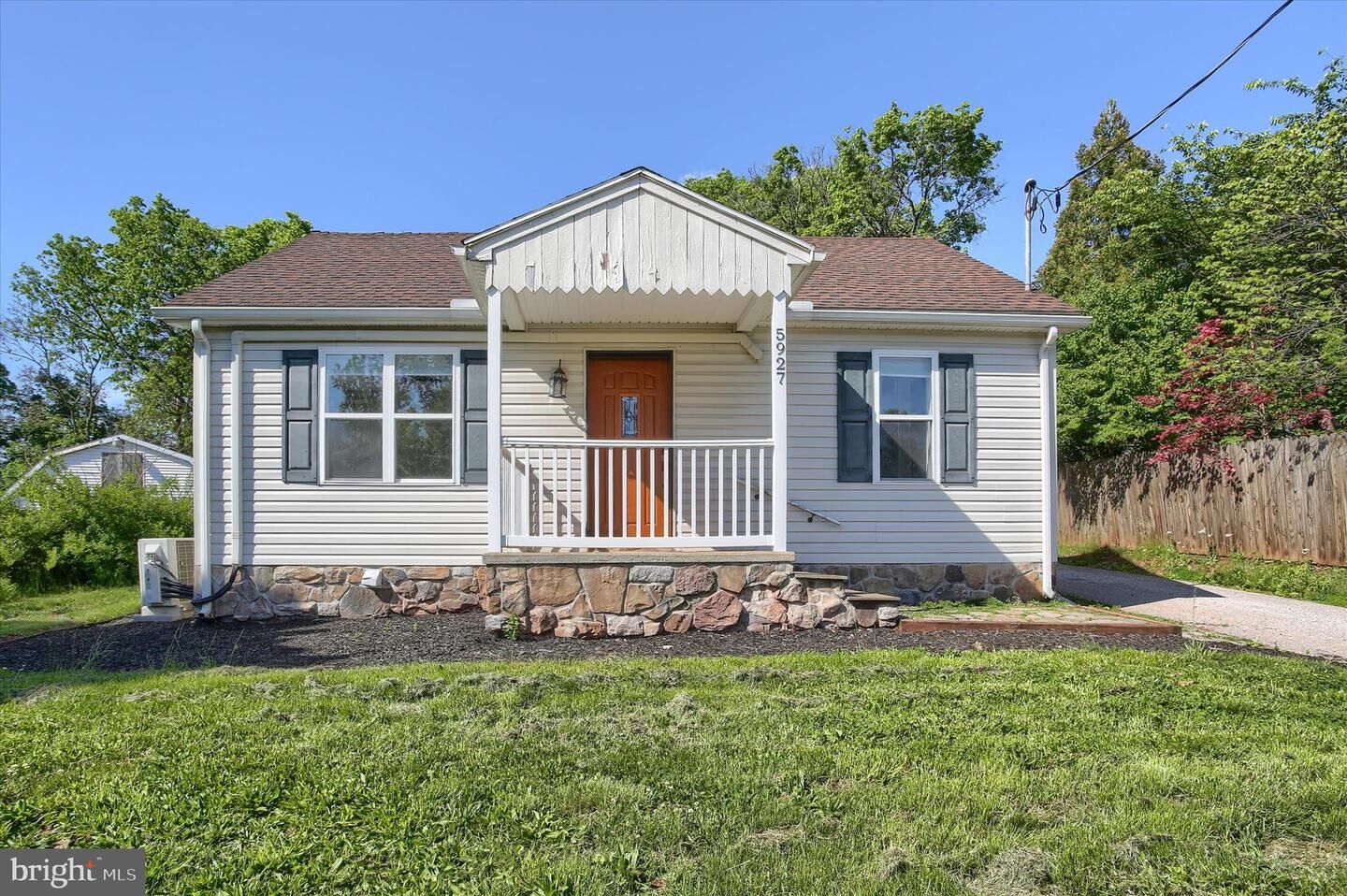 Property Photo:  5927 Susquehanna Trail  PA 17345 