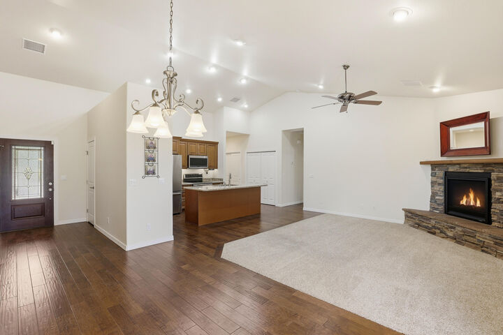 Property Photo:  613 E Hunter Drive  AZ 85541 