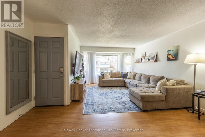 Property Photo:  36 Southdale Drive  ON P1H 1P7 