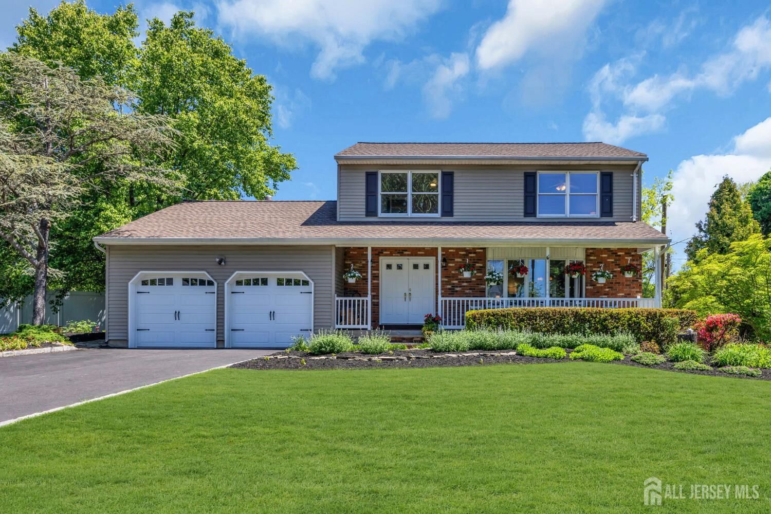Property Photo:  18 Johnfield Court  NJ 08854 