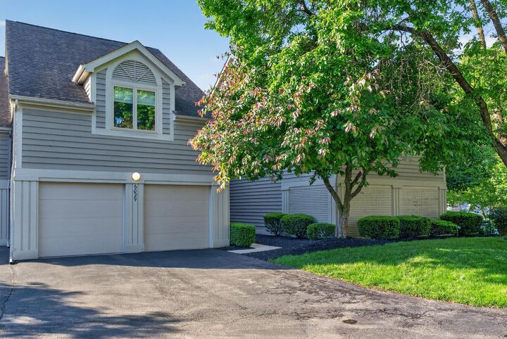 Property Photo: 6029 Glenbarr Place OH 43017