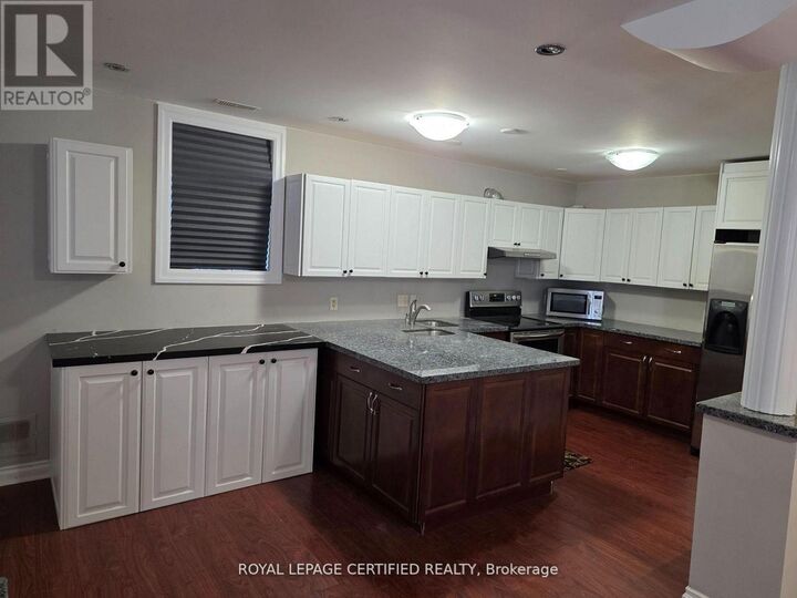 Property Photo:  12 Fabrizio Court  ON L1M 2J1 