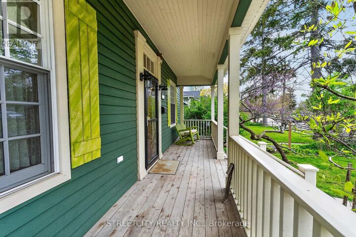 Property Photo:  24 Centre Street  ON N5R 2Z2 