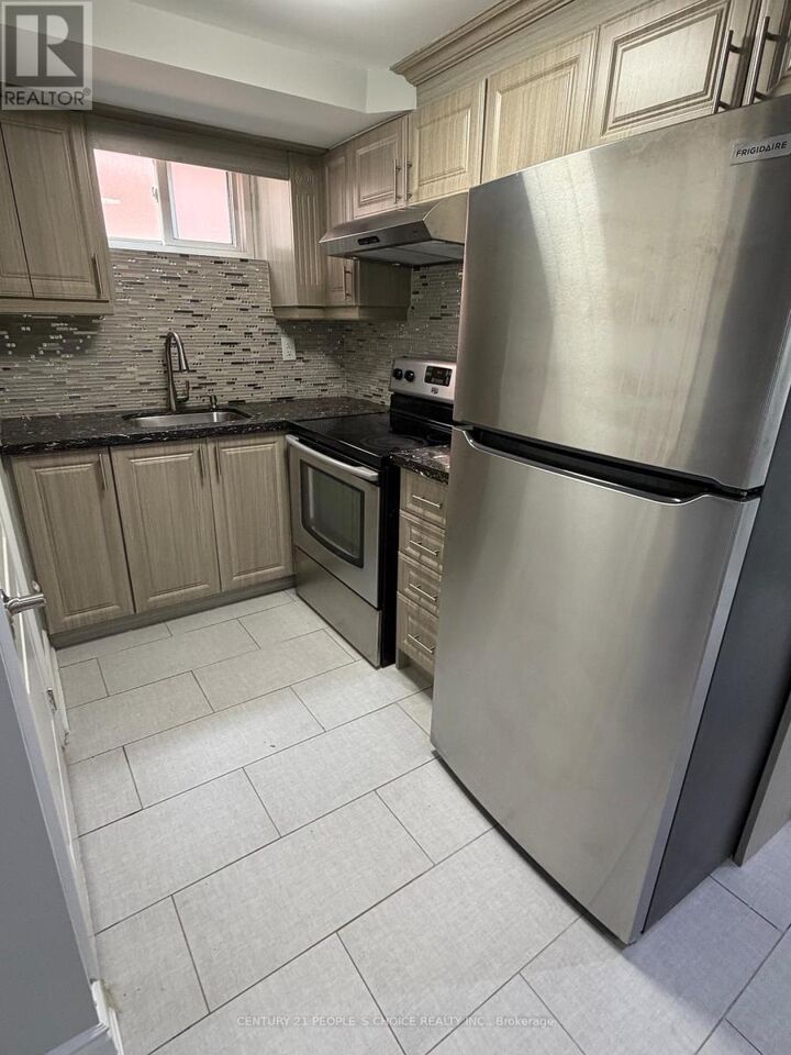Property Photo:  38 Westhumber Boulevard East  ON M9W 3M6 