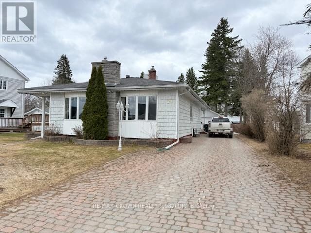 72 Dominion Avenue — photo 1