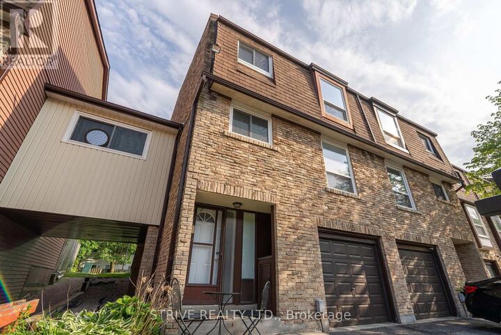 Property Photo:  222 Pearson Street 45  ON L1G 7C6 