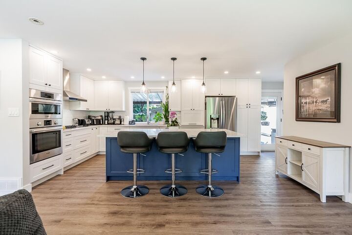 Property Photo: 19904 36 Avenue BC V3A 2R4