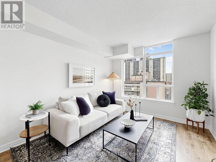Property Photo:  225 Wellesley Street East 811  ON M4X 1X8 