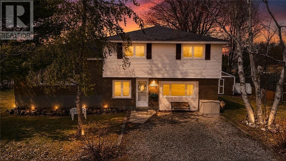 Property Photo:  1618 Canterbury Street  ON P3A 1J2 