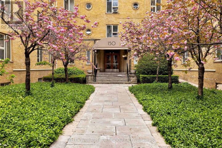 Property Photo:  150 Farnham Avenue 422  ON M4V 1H5 