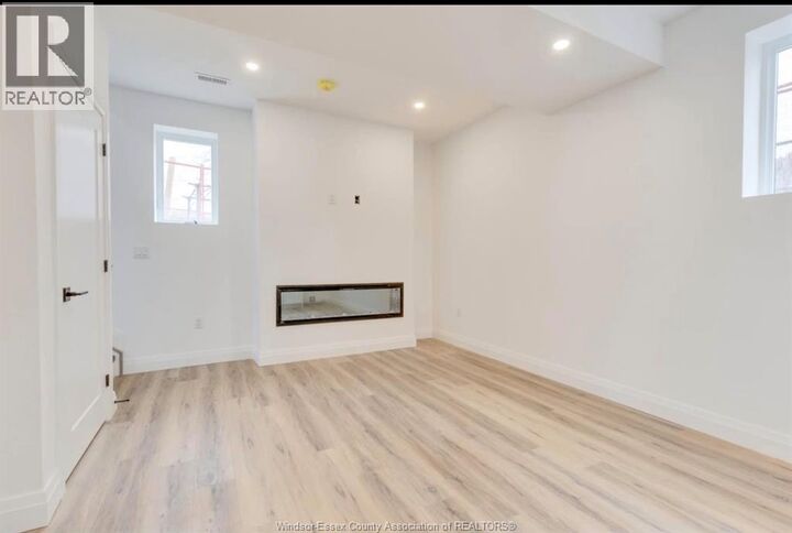 Property Photo: 987 Ford Boulevard 3 ON N8S 2E8