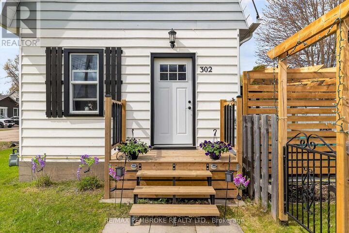 Property Photo:  302 Willard Street  ON K8A 3T7 