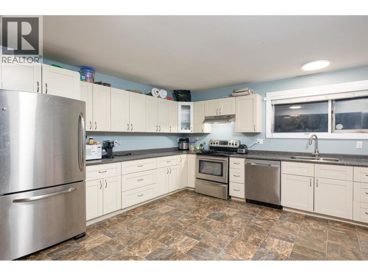 Property Photo:  585 Gillett Street  BC V2M 2T8 