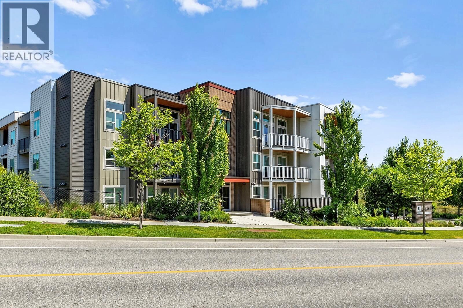 Property Photo:  625 Academy Way 203  BC V1V 0E3 