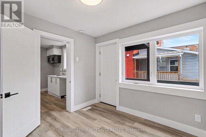 Property Photo:  222 McArthur Avenue  ON K1L 6P5 