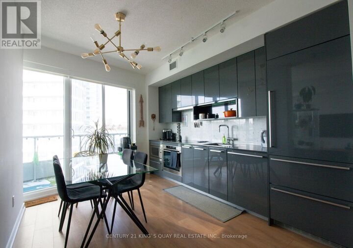 Property Photo:  117 McMahon Drive 607  ON M2K 0E4 