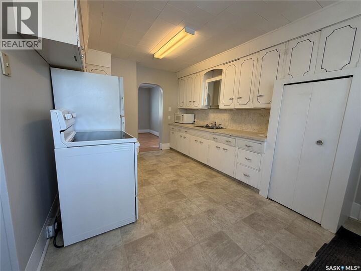Property Photo:  739 11th Street  SK S0K 2A0 
