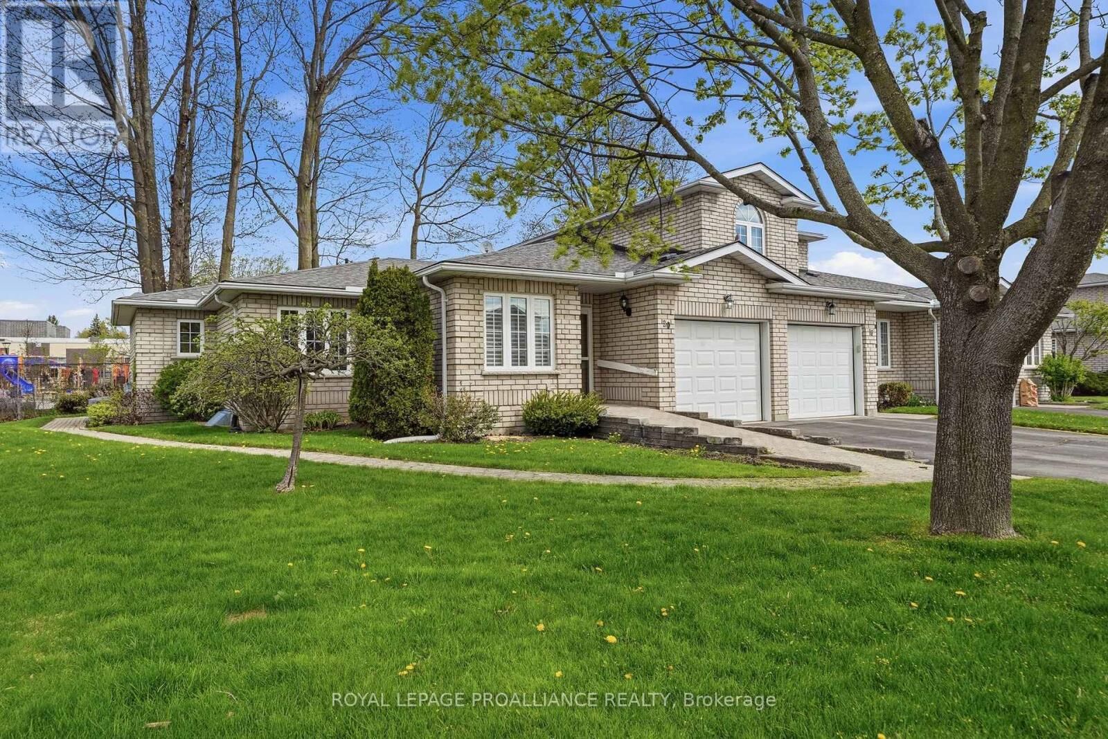 Property Photo:  20 Pinegrove Court  ON K8N 5X9 