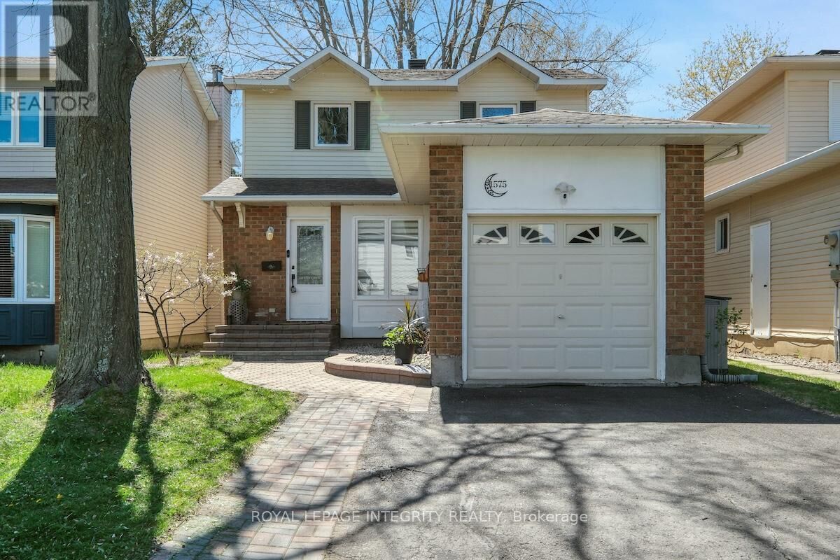 Property Photo:  1575 Des Grives Crescent  ON K1C 5C2 