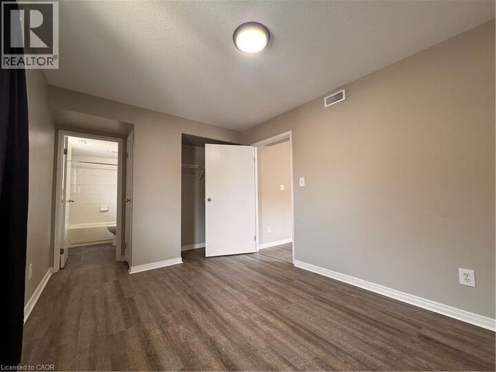 Property Photo:  44 Walnut Street A05  ON N2G 1P6 