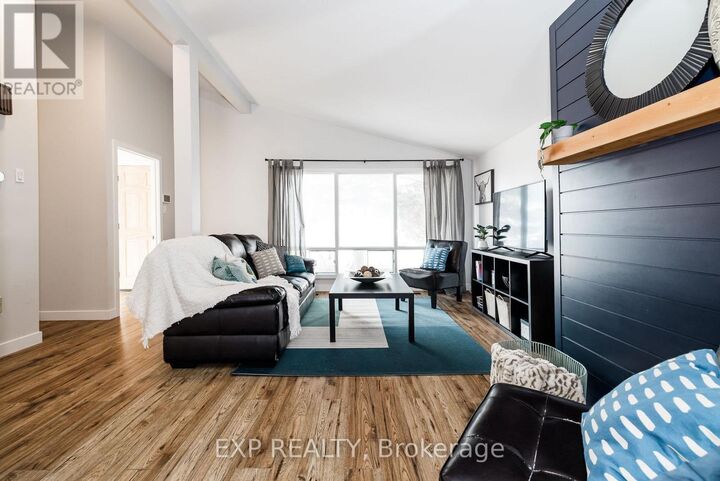 Property Photo:  2196 Plesser Street  ON K1G 2X3 