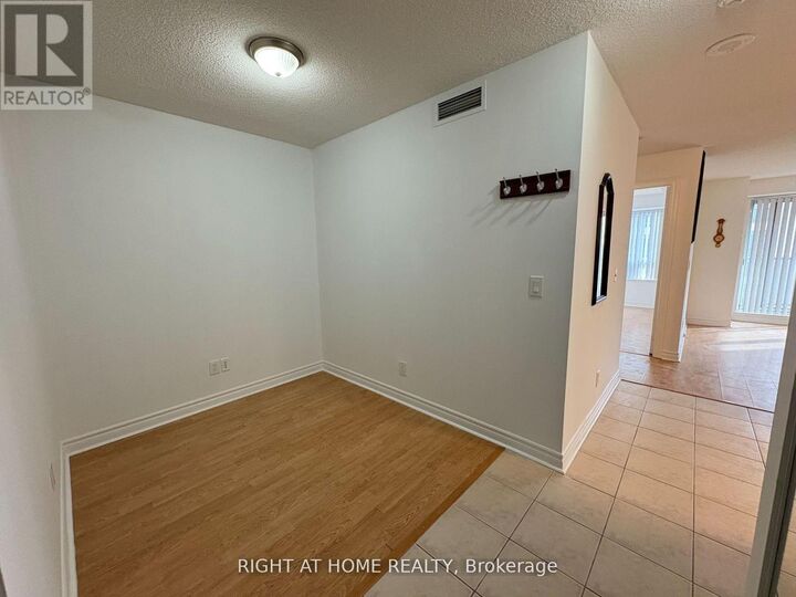 Property Photo:  5 Michael Power Place 1006  ON M9A 0A3 