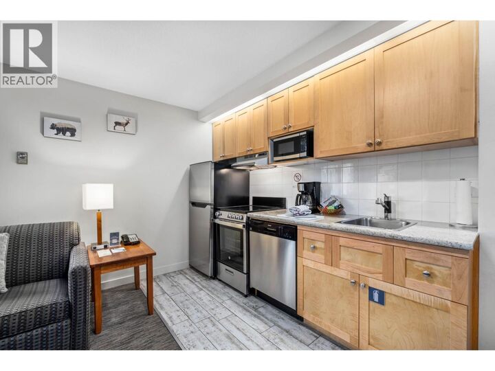 Property Photo:  4420 Sundial Place 202  BC V8E 1G6 