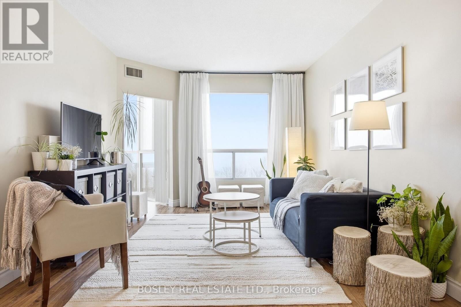 Property Photo:  5 Concorde Place 611  ON M3C 3M8 