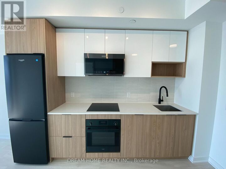 Property Photo:  5 Defries Street 911  ON M5A 0W7 