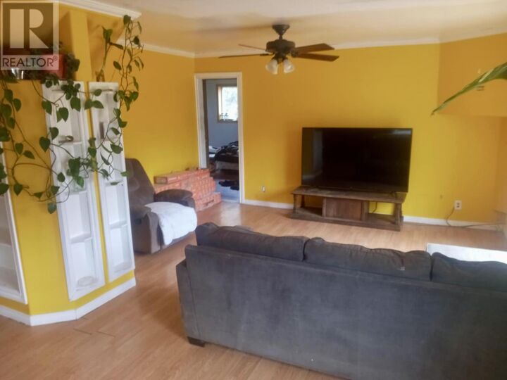 Photo de la propriété:  32 Martin Ave  ON P0W 1C0 