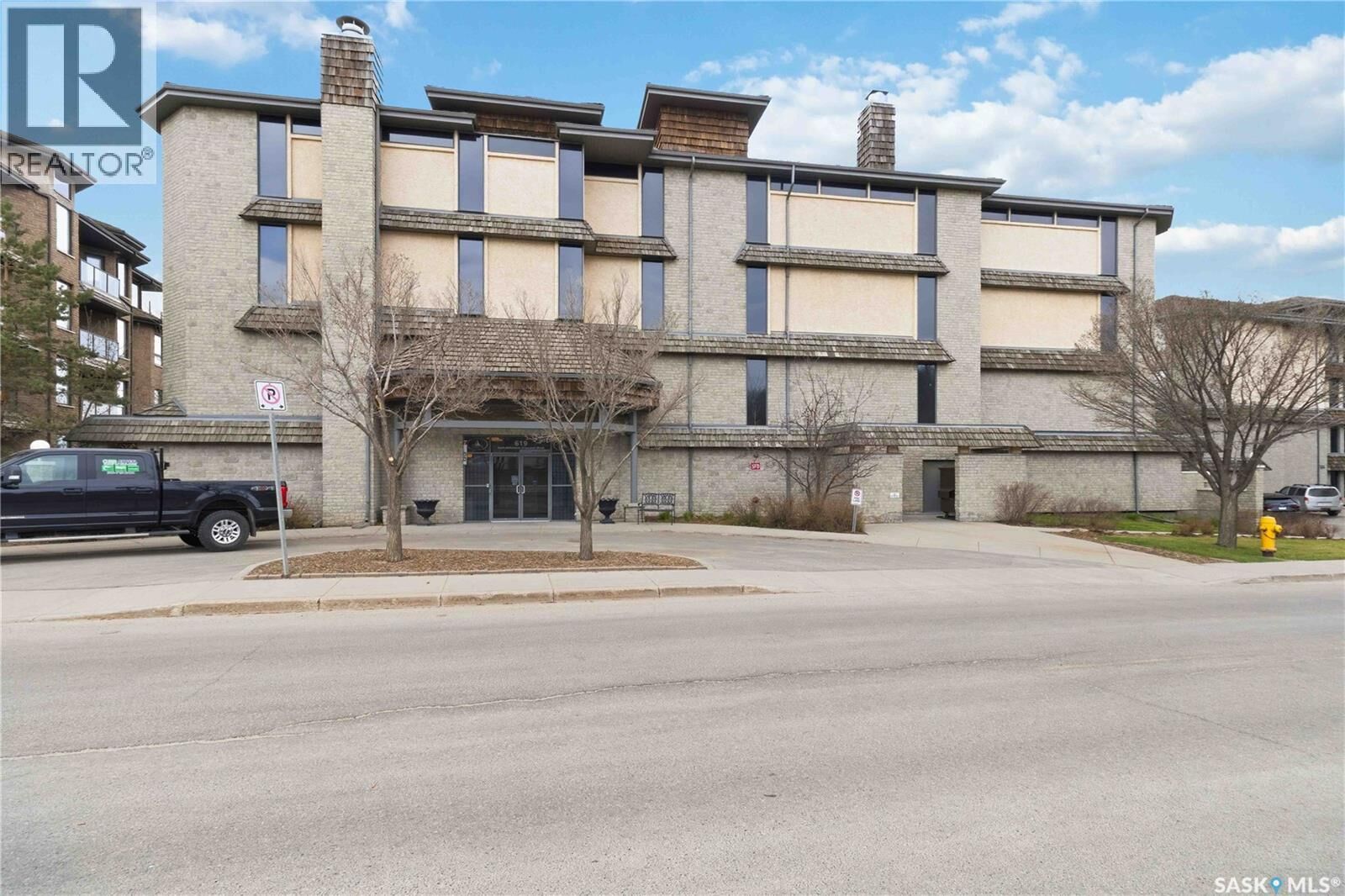 Property Photo: 112 619 Saskatchewan Crescent W SK S7M 0A5