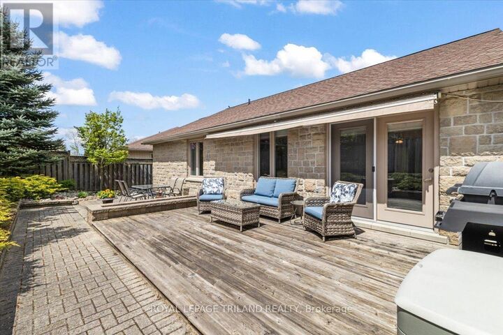 Property Photo:  272 4th Street Crescent  ON N4N 3S9 