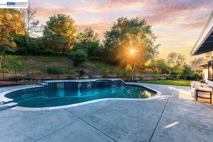 Property Photo:  481 Montcrest Pl  CA 94526 