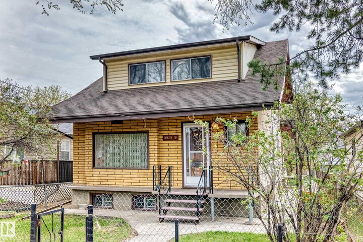 Property Photo:  11929 91 Street NW  AB T5B 4B7 