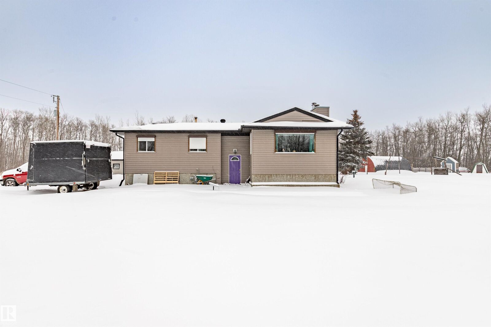 Property Photo:  474003 Range Road 255  AB T0C 1Z0 