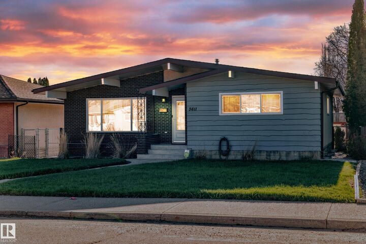Property Photo:  3611 108 Street NW  AB T6J 1B3 