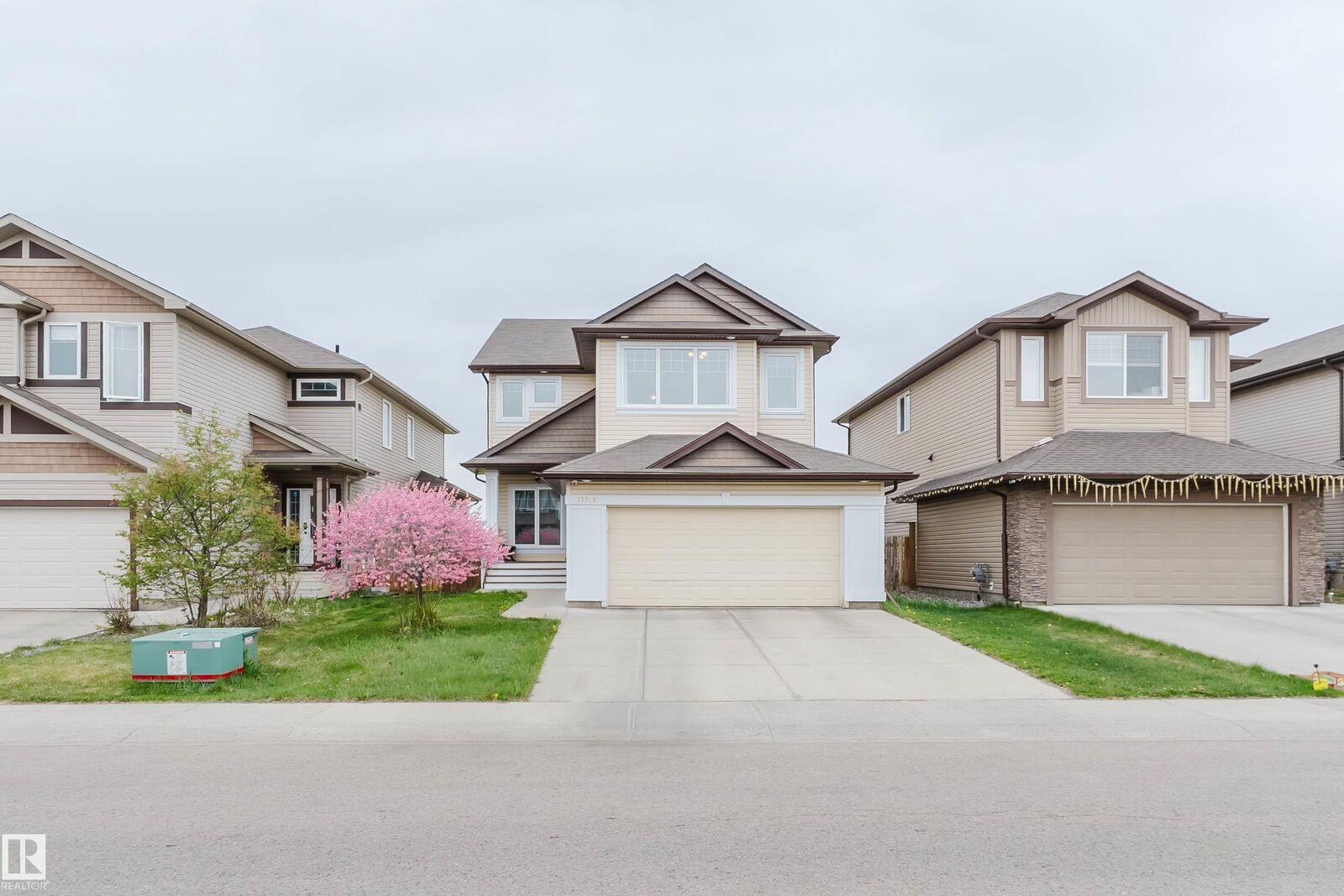 Property Photo:  17718 5A Avenue SW  AB T6W 2L4 