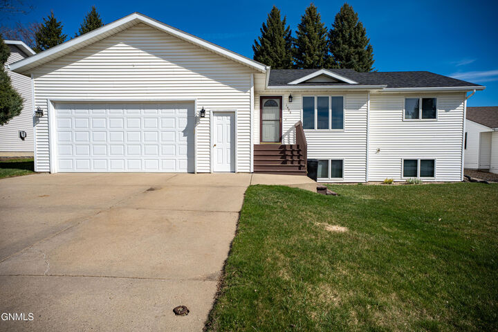 Property Photo: 1408 19th Street SE ND 58554