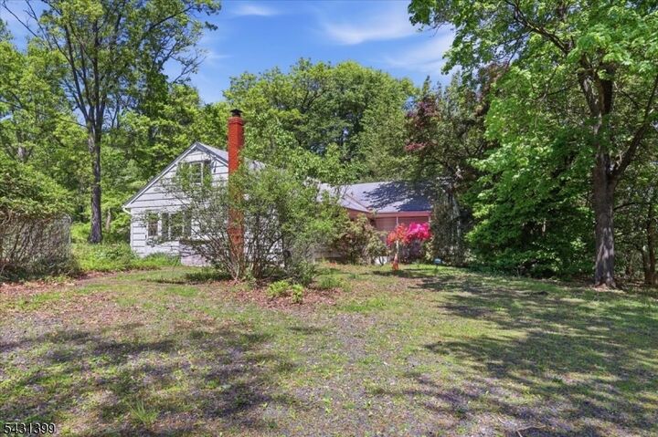 Property Photo:  9 Roosevelt Rd  NJ 08889 