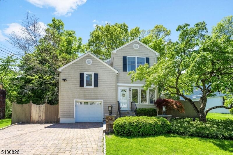 Property Photo:  20 Beechwood Rd  NJ 07932 